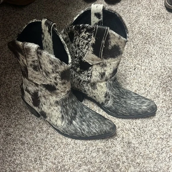 Hair on hide (cowhide) cowboy boots - Picture 1 of 9